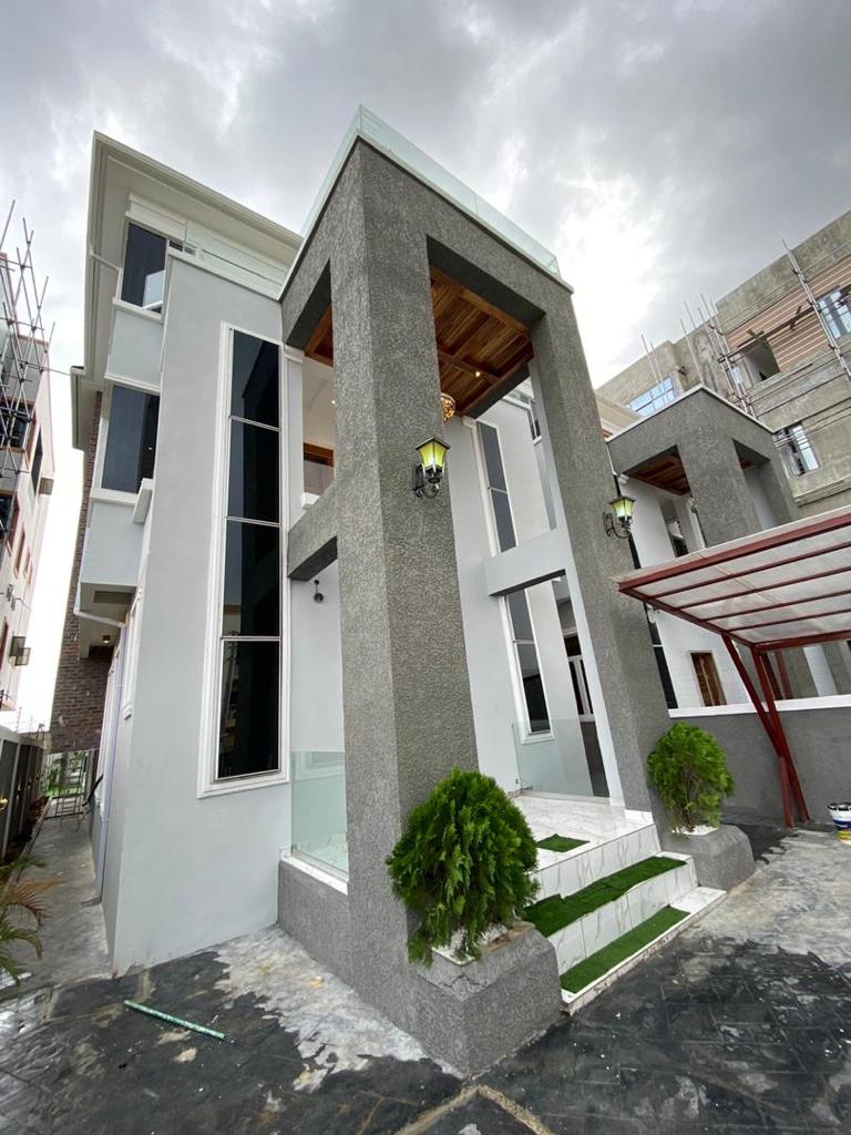 5Bedrooms Luxury Fully Detached Duplex with BQ